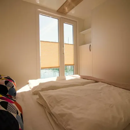 Marina Luxury Houseboat Lavender * Portorož