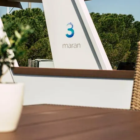 Marina Luxury Houseboat Lavender *