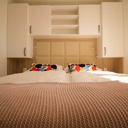 別荘 Marina Luxury Houseboat Lavender *