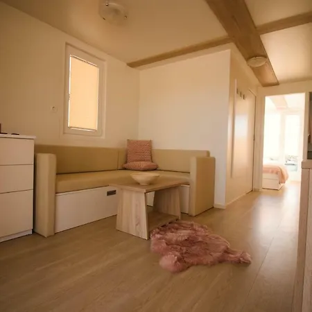 Marina Luxury Houseboat Lavender Prázdninový dům