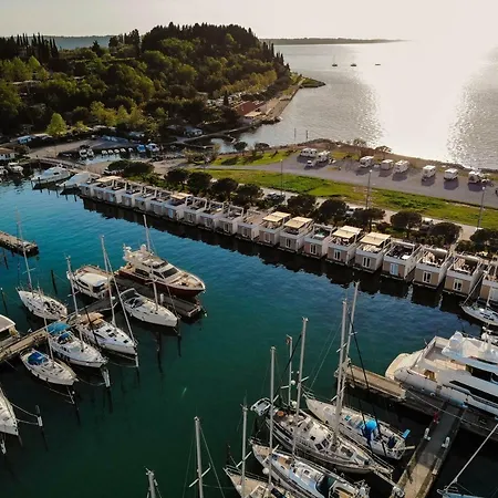 Marina Luxury Houseboat Lavender